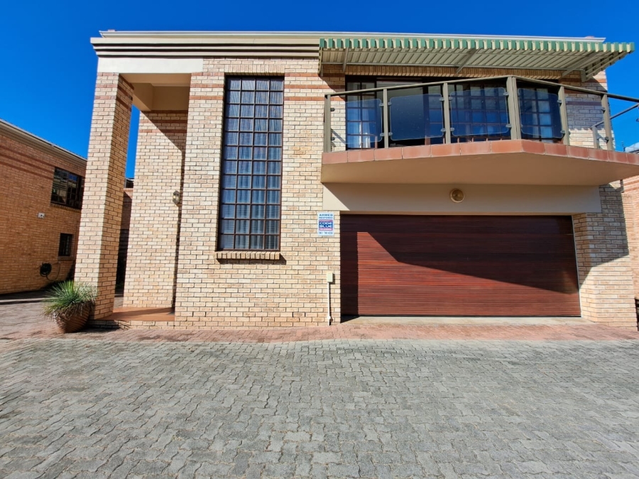 3 Bedroom Property for Sale in Bonza Bay Eastern Cape